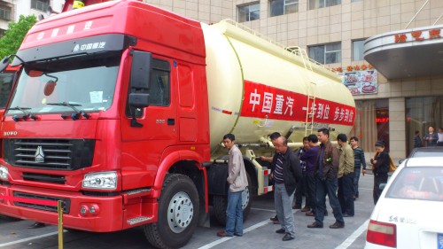 廣大車主現(xiàn)場觀摩